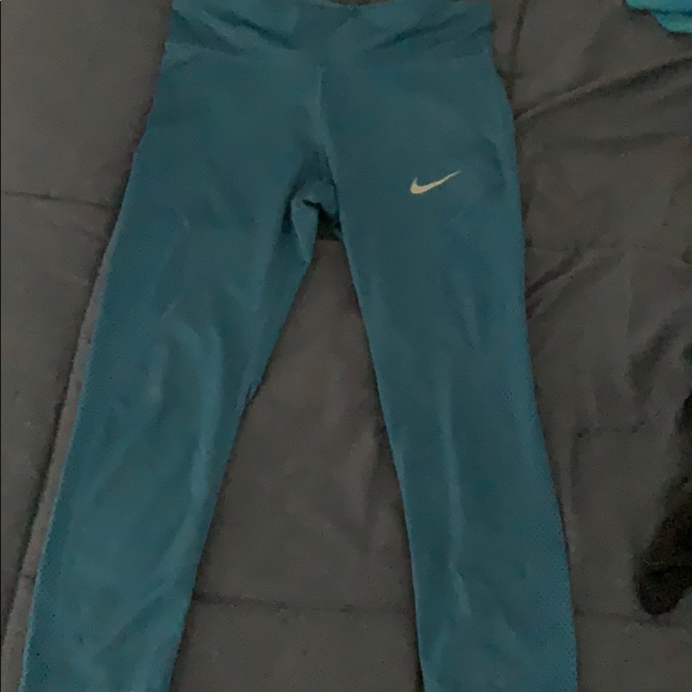 Nike crop leggings